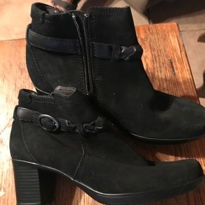 Clarks suede  black boots, zipper on side